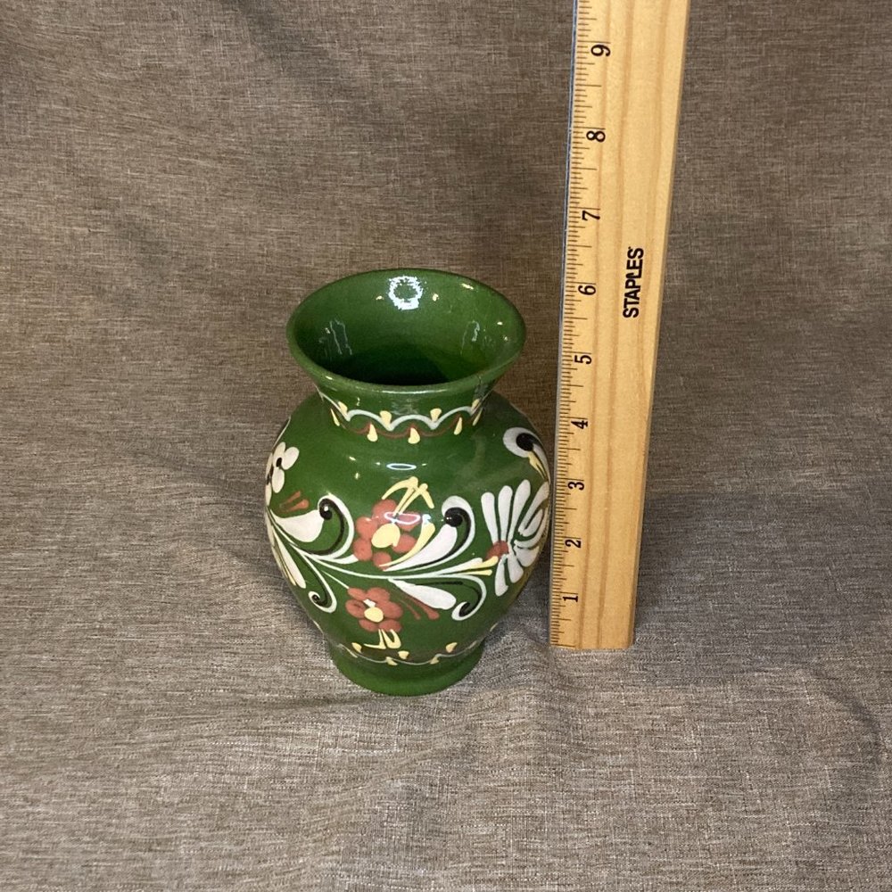 GREEN FLOWER VASE WITH FLORAL DESIGN MADE IN HUNGARY - Picture 7 of 8